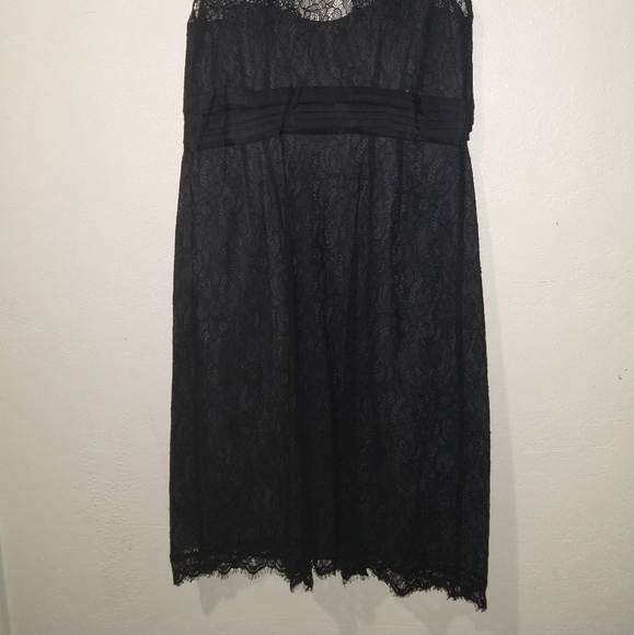 ANTHRO' MOULINETTE SOEURS Shadow Canopy Dress - Picture 2 of 9